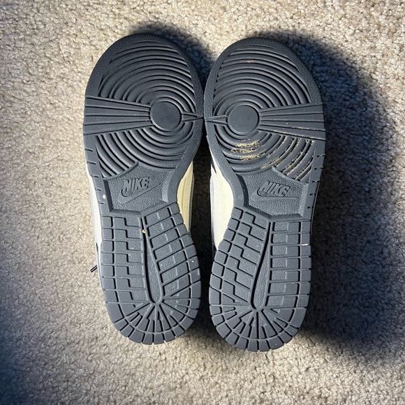 Nike Women's Dunk lows - Picture 6 of 6